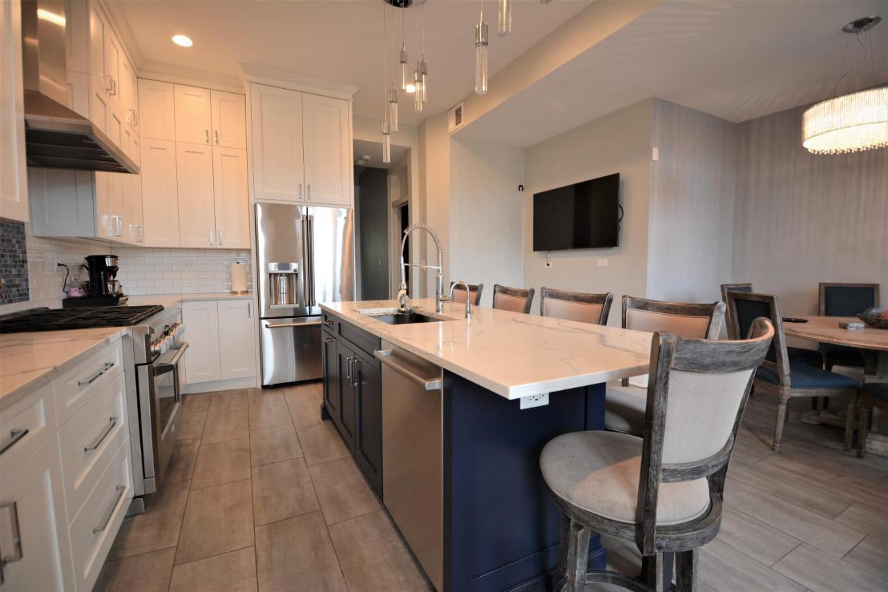 Penthouse Level, Stunning Wrigley Stay Chicago Exteriör bild